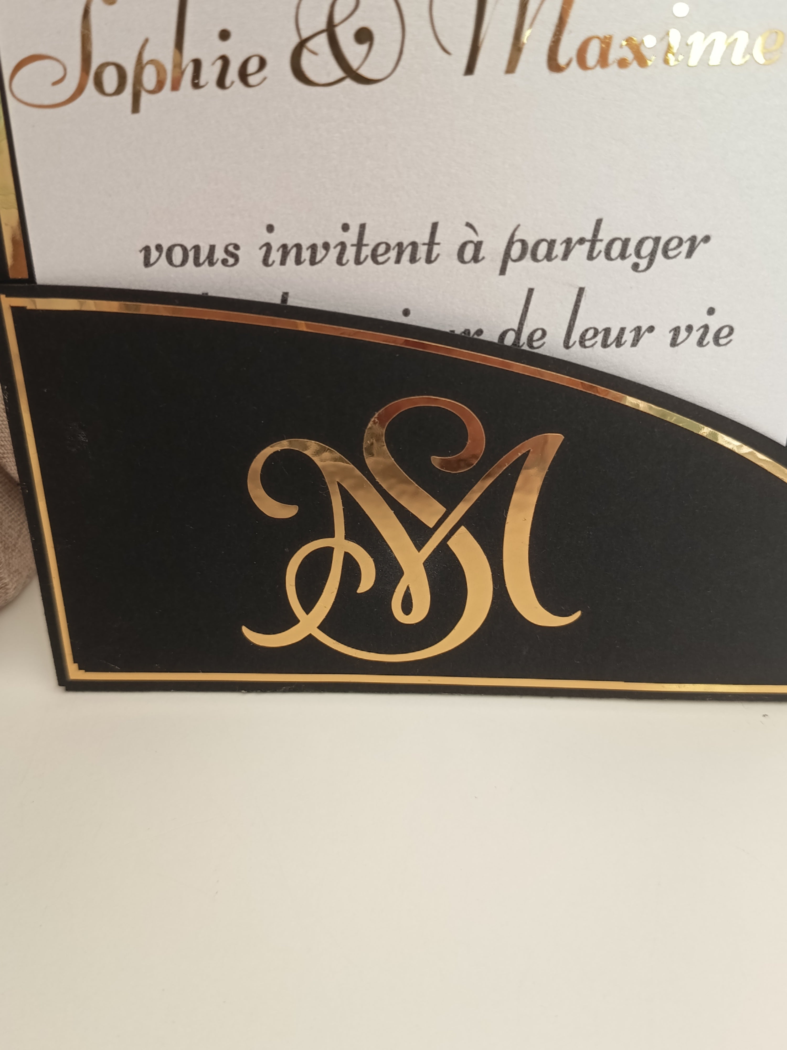 Faire-part de Mariage Pochette Curve – Noir, Blanc & Or Brillant