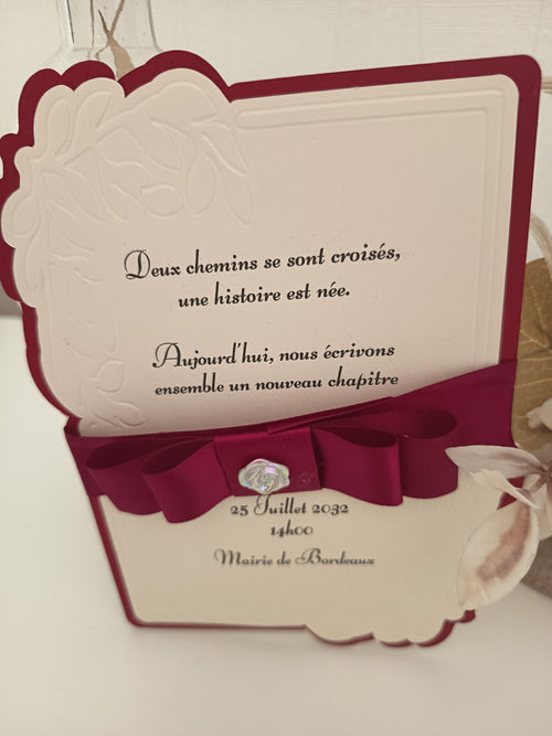 Faire-part de Mariage Élégant – Bordeaux & Crème Gaufré avec Nœud Satin